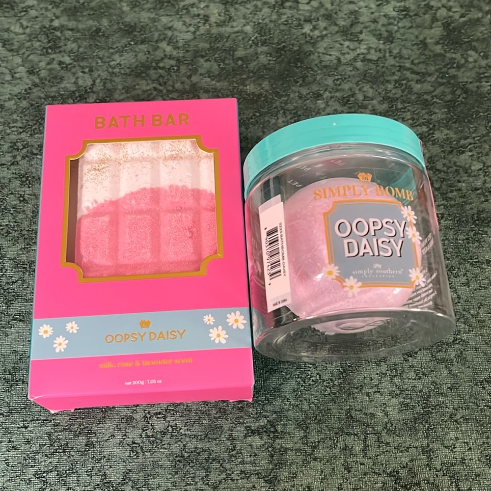 Simply Southern Radiant Oopsy Daisy Bath Bar and Bath Bomb
